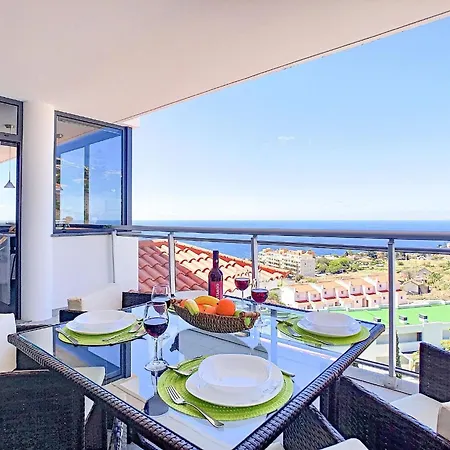 Apartment Ferienwohnung Fuer 6 Personen Ca 150 Qm In Canico, Madeira Ostkueste Von Madeira