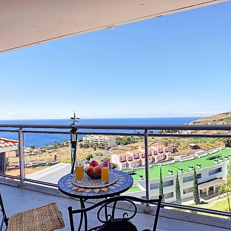 Apartment Ferienwohnung Fuer 6 Personen Ca 150 Qm In Canico, Madeira Ostkueste Von Madeira