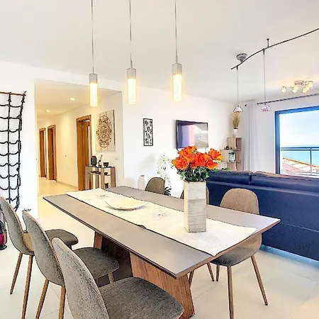 Ferienwohnung Fuer 6 Personen Ca 150 Qm In Canico, Madeira Ostkueste Von Madeira