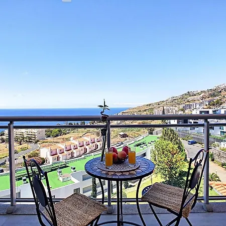 Apartment Ferienwohnung Fuer 6 Personen Ca 150 Qm In Canico, Madeira Ostkueste Von Madeira