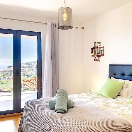 Ferienwohnung Fuer 6 Personen Ca 150 Qm In Canico, Madeira Ostkueste Von Madeira * Canico (Madeira)